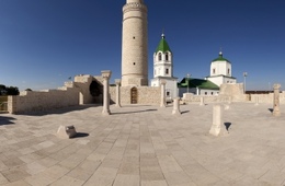 panorama-sobornaya-mechet-bolshoj-minaret-uspenskaya-cerkov-bolgar-bulgary-big.jpg